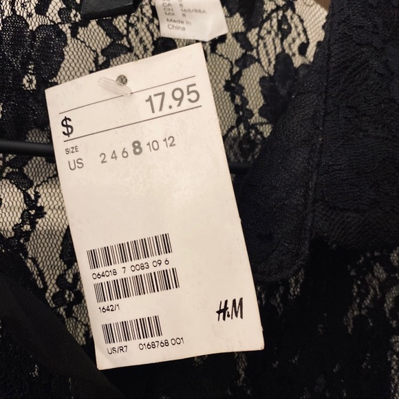 H&M | Sleeveless Lace Button-Up Top - Picture 9 of 9